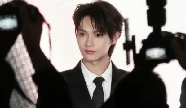 Jun SEVENTEEN.