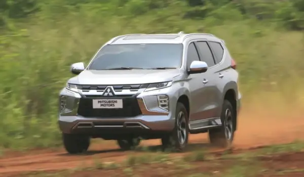Mitsubishi Pajero Sport.