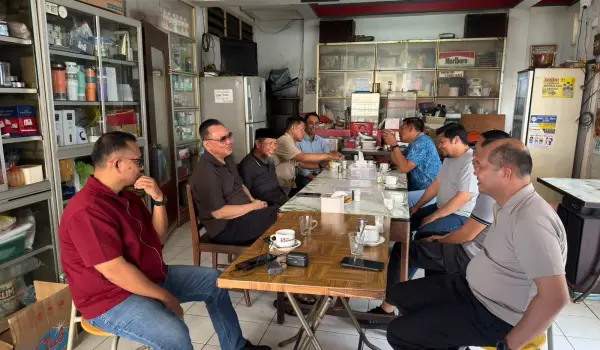 Dari Warung Kopi, Frederik Kalalembang Serap Aspirasi Warga dan Ajak Forkopimda Kompak