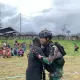 Bersama Warga Gome Puncak Papua, Satgas TNI 300 Siliwangi Rayakan Tahun Baru