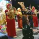 Penampilan Ladies Bawakan "Etmo 4 Suku" Meriahkan Anniversary Ke-4 (Appasse're) LMMC 90's