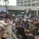 Ricuh Eksekusi Hotel Sultan GBK, Aparat Dilempari Batu, Akses Kawasan Ditutup