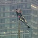 Demi Cinta Bertaruh Nyawa, Pasangan Ini Lamaran di Puncak Gedung Empire State 443 Meter