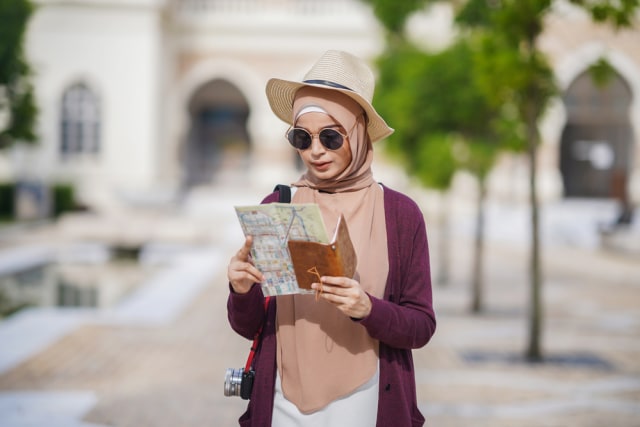 Bingung Bawa Apa ? Ini 7 Barang Penyelamat Untuk Solo Trip-mu Sebagai Traveler Muslim
