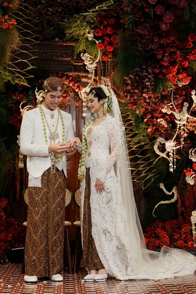 El Rumi dan Syifa Hadju Usai Menikah: Semoga Kami Selalu Menjadi Rumah yang Saling Melindungi dan Menyayangi