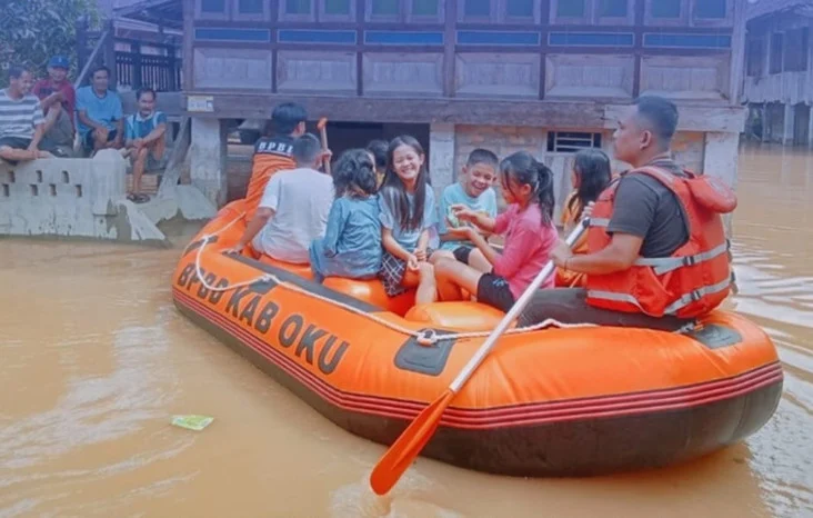 Sumatera-Jawa Berpotensi Cuaca Ekstrem, BNPB Imbau Waspadai Bencana Hidrometeorologi