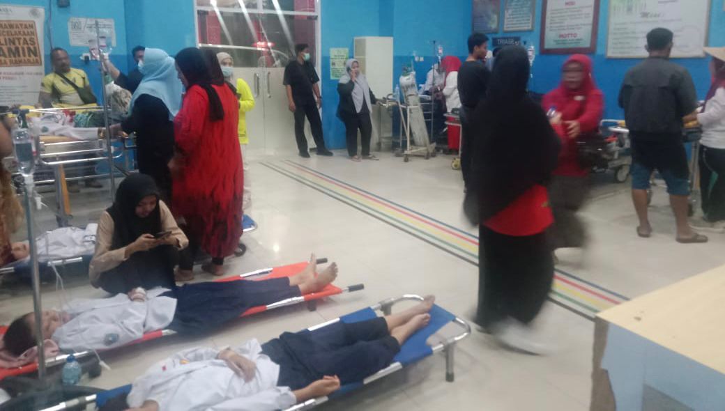 "Puluhan Pelajar Pingsan Usai Lomba Gerak  Jalan Santai di Takalar"