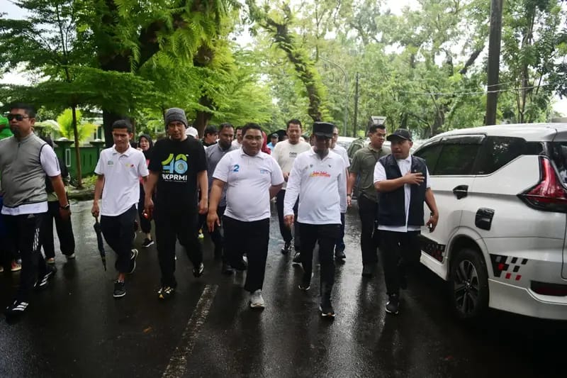 Galakkan Gerakan Anti Mager, Gubernur Sulsel Ajak Warga Jalan Sehat dan Hijaukan Lingkungan