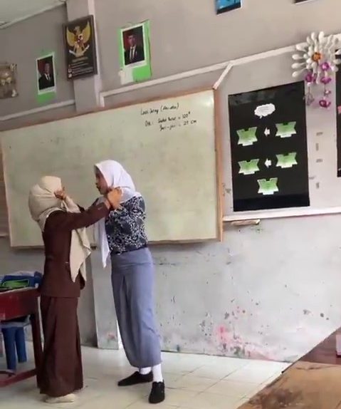 Viral Siswi Bentak Guru di Kelas, Dunia Pendidikan Langsa Kembali Disorot