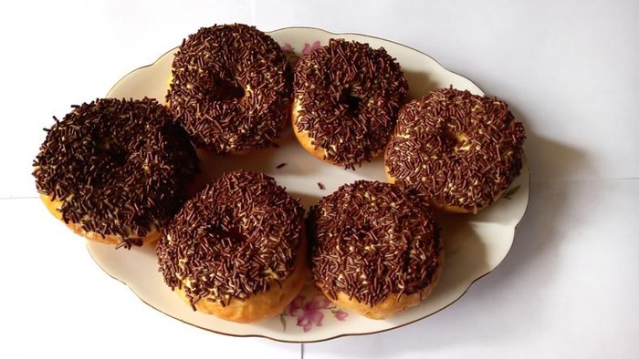 Resep Donat Kentang Empuk Topping Meises: Camilan Lembut Favorit Anak